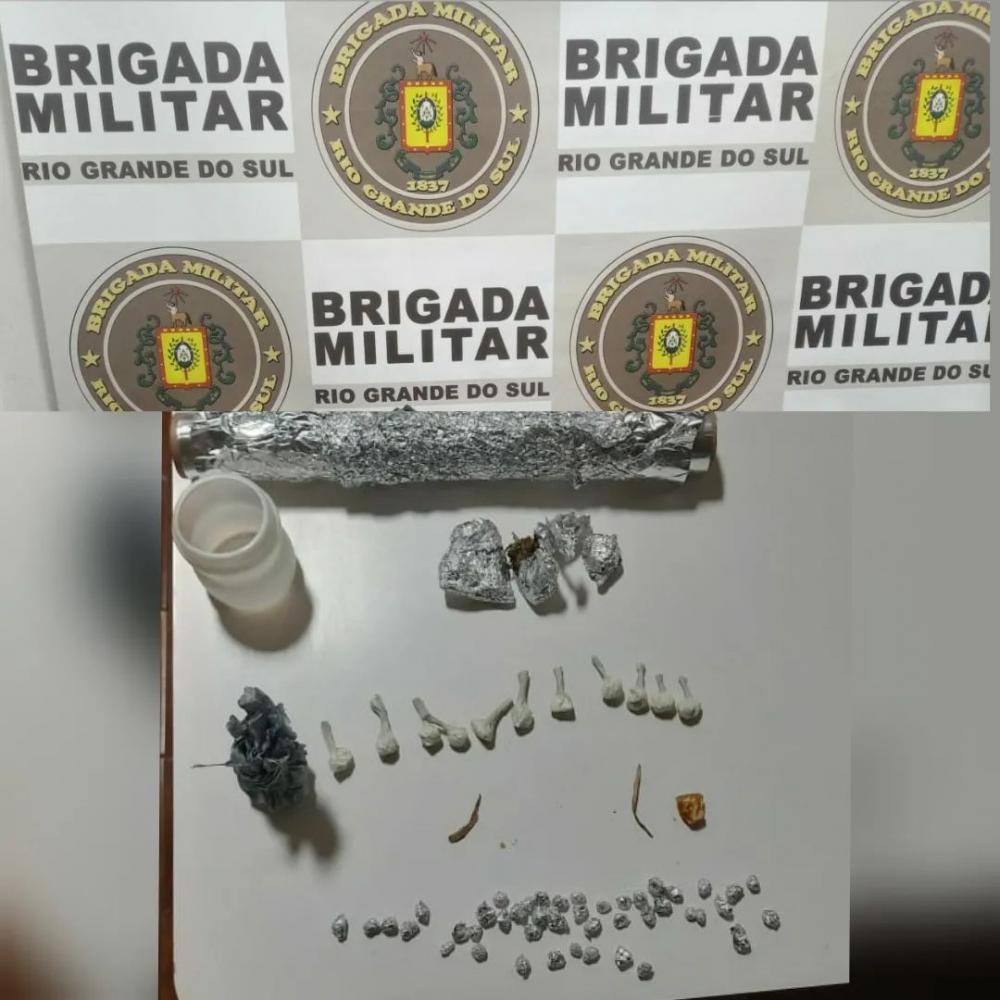Foram apreendidas porções de maconha, cocaína e crack (Foto: Divulgação | BM)