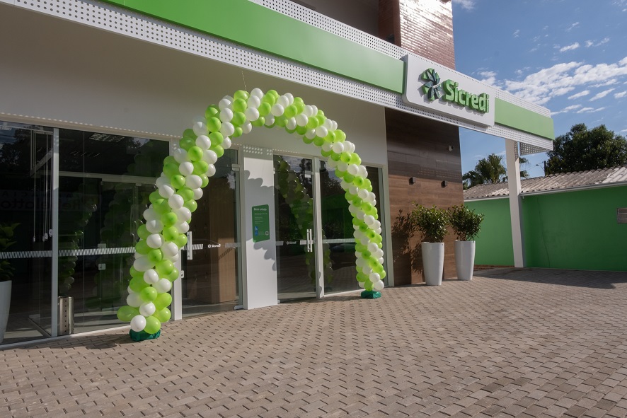 Agência conta com design moderno e visa proporcionar mais conforto e comodidade aos associados (Foto: Divulgação | Sicredi Raízes)