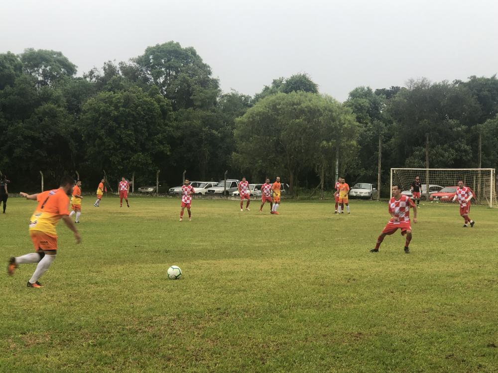 Partidas de futebol de campo serão realizadas aos domingos à tarde, no estádio municipal (Foto: Diones Roberto Becker)