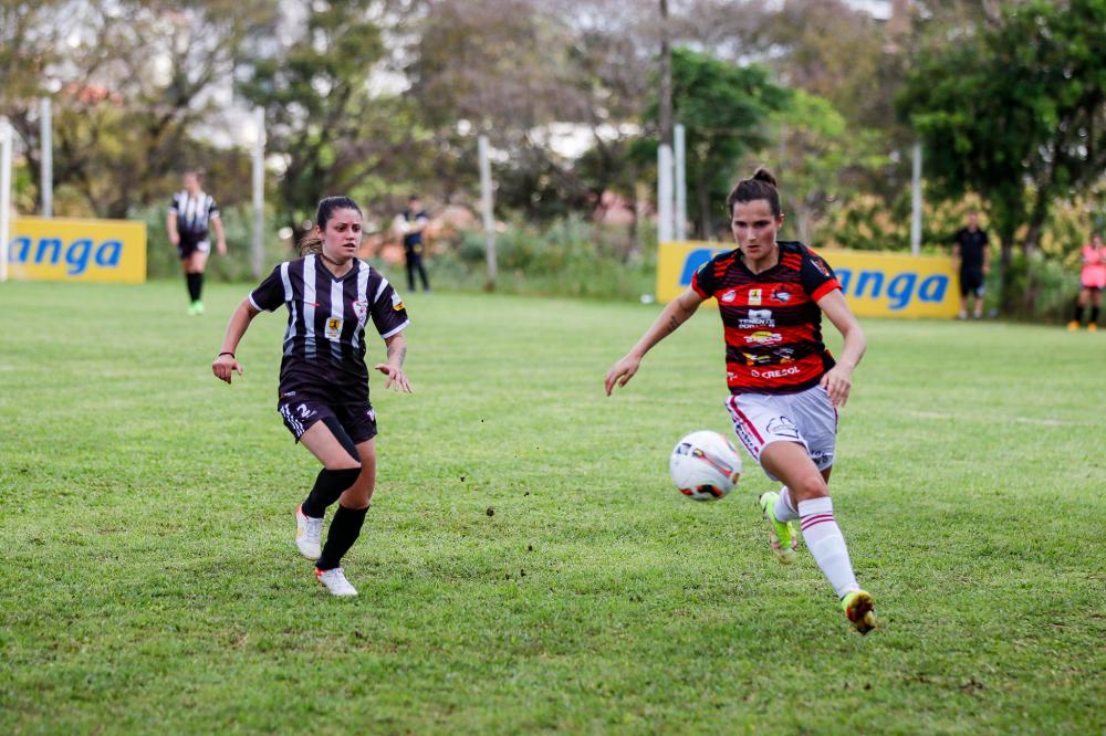 A centroavante Renata está deixando a equipe (Foto: Maria Eduarda Fortes)