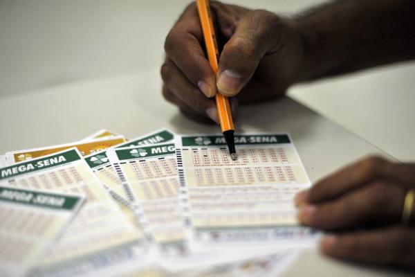 Sorteio da Mega-Sena será realizado hoje (22) no Caminhão da Sorte em Itabela, na Bahia. (Foto: Divulgação/Marcello Casal Jr./Agência Brasil)