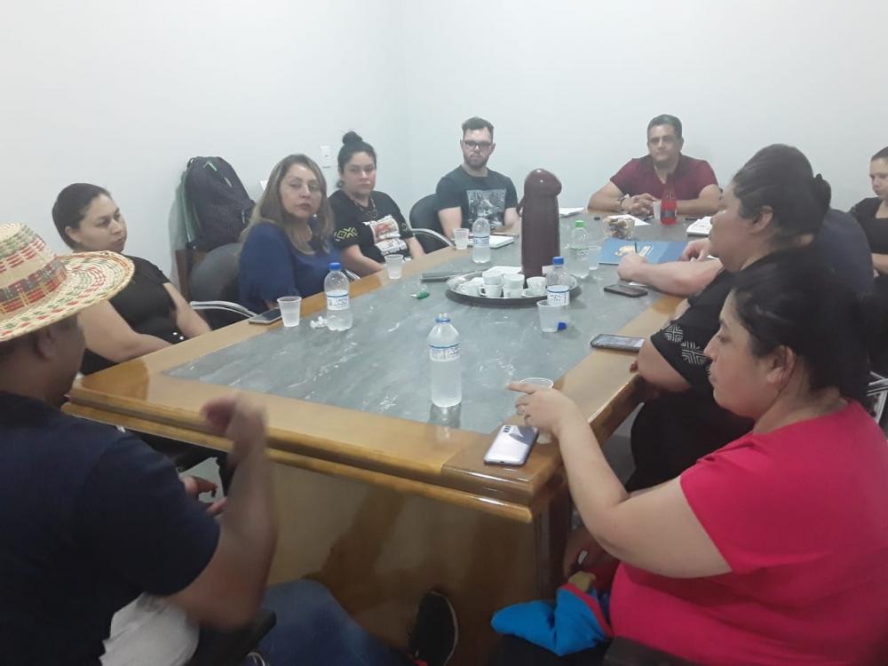 Reunião ocorreu no gabinete do prefeito em Redentora (Foto: Divulgação)