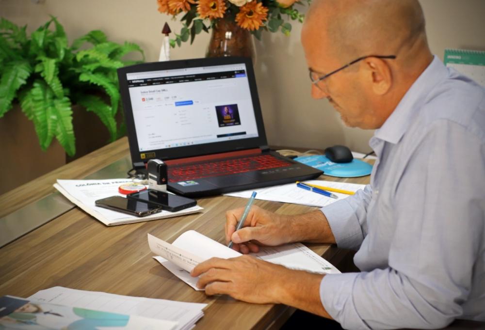 Prefeito Sala assinou o decreto (Foto: Divulgação)