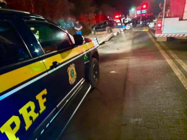 Acidente de trânsito ocorreu por volta das 21 horas do sábado (08/08), no Km 2,9 da BR 468 (Foto: Divulgação/PRF)