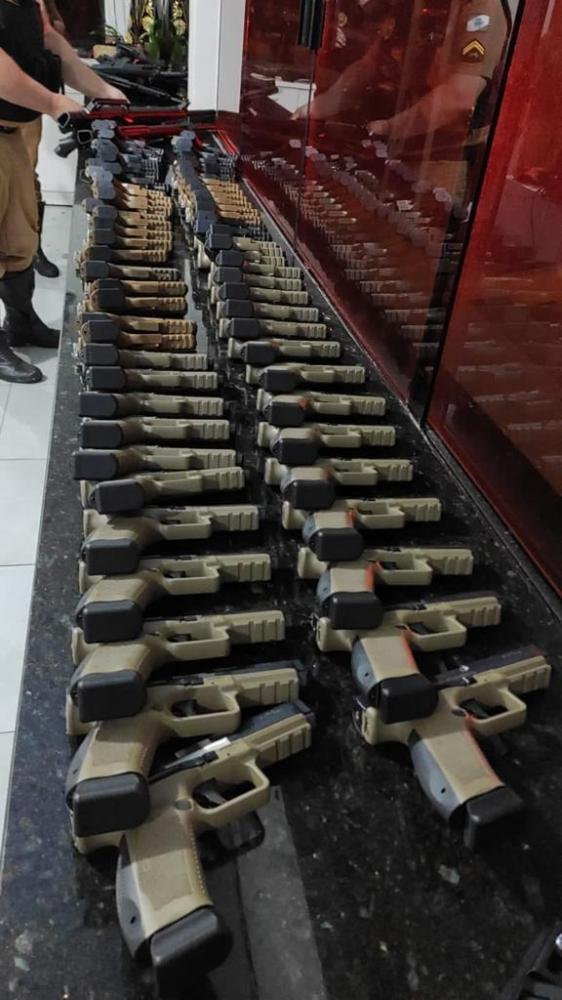 Armas foram apreendidas em ação da Polícia Civil (Foto: Divulgação)