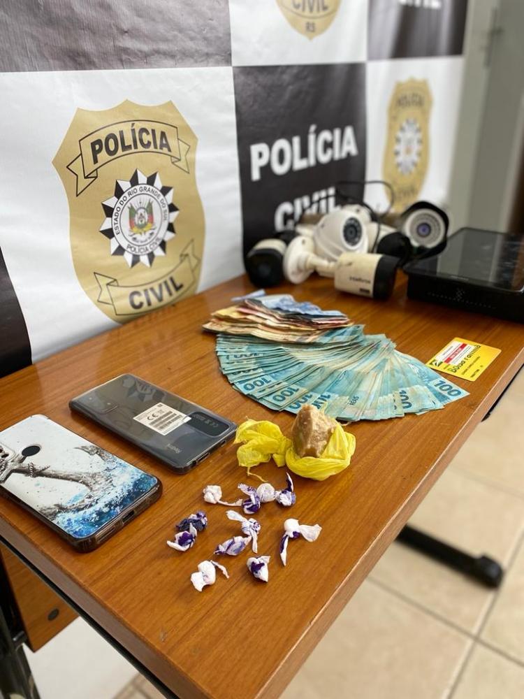 Materiais apreendidos pela Polícia Civil (Foto: Divulgação)