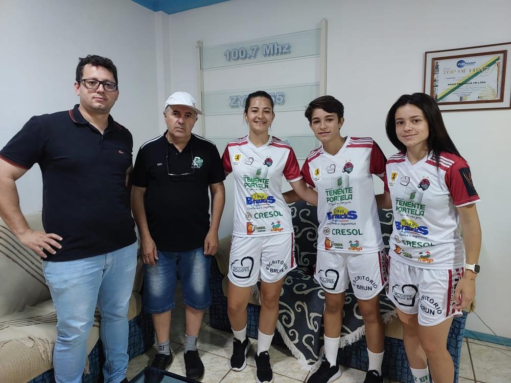 Novas atletas foram apresentadas na Rádio Província (Foto: Keli Biguelini)