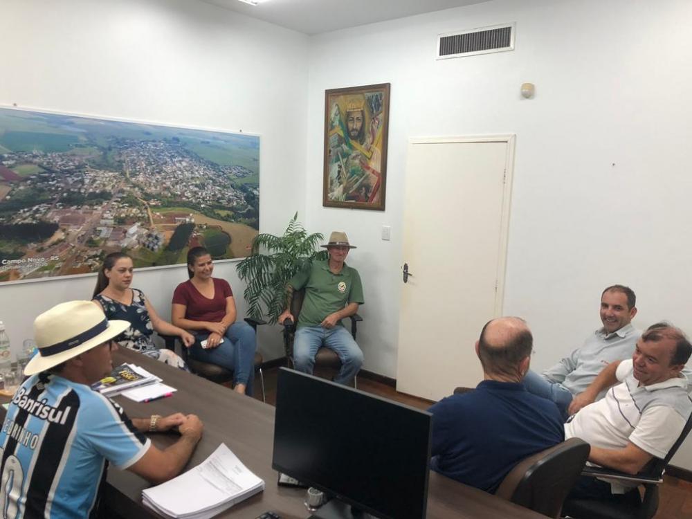 Engenheiros foram recepcionados no gabinete da prefeitura de Campo Novo (Foto: Divulgação)