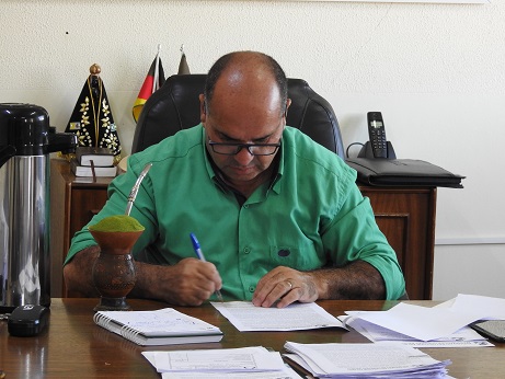 Prefeito de Coronel Bicaco, Jora, assinou decreto de emergência (Foto: Divulgação)