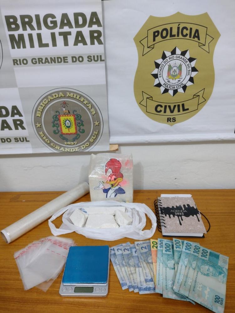 Material apreendido durante a ocorrência (Foto: Divulgação)