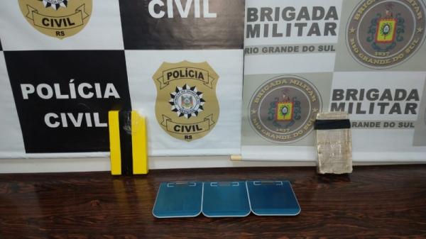 Droga e balanças de precisão apreendidas em Três Passos - Foto: 7° BPM