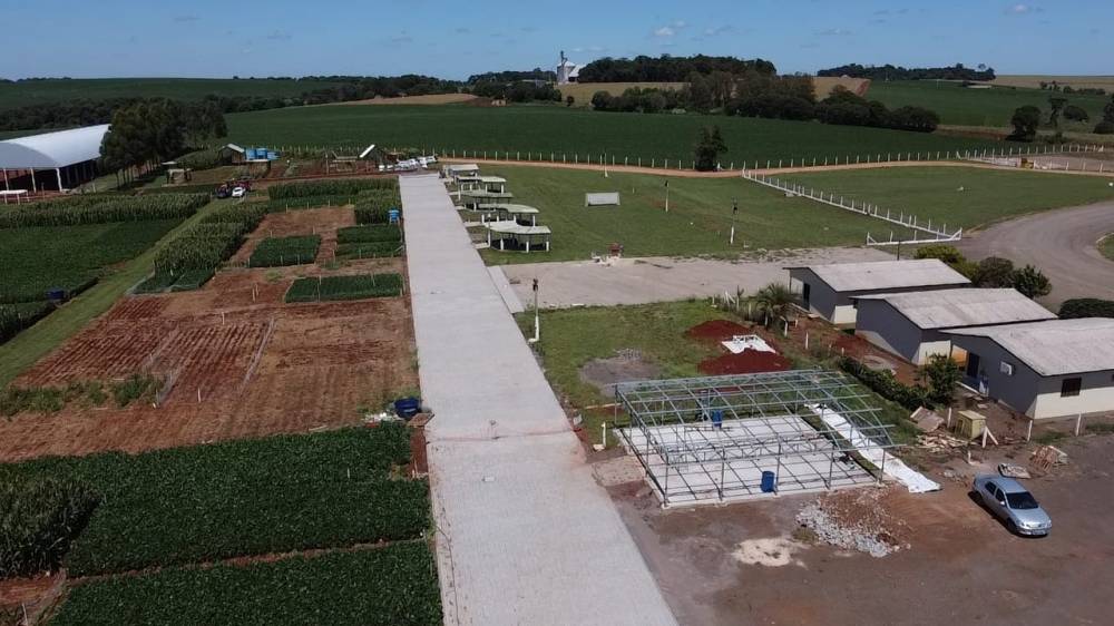 Local está sendo preparado para o evento (Foto: Cotricampo)