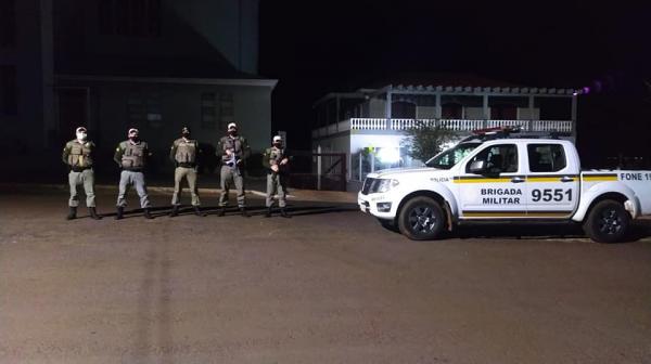 Motorista abandonou o veículo ao avistar os policiais militares em patrulhamento e não foi mais localizado (Foto: Divulgação/BM)