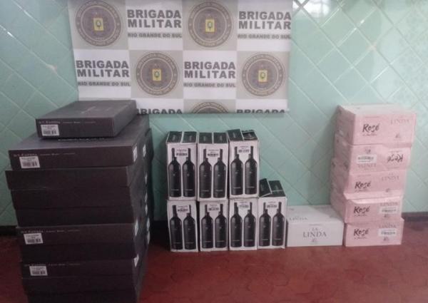 A mercadoria foi apreendida e os ocupantes do veículo serão responsabilizados pelo crime de descaminho - Foto: 7ºBPM
