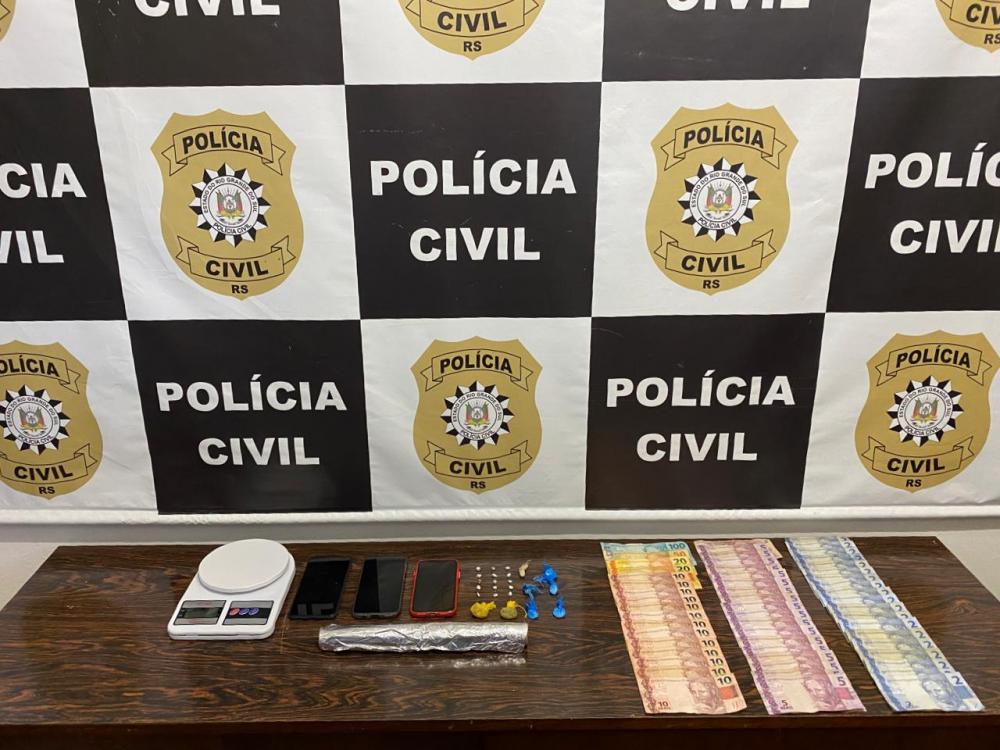Drogas apreendidas durante a ação (Foto: Policia Civil/Divulgação)