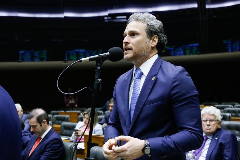 O autor da proposta, deputado Fred Costa - (Foto: Elaine Menke/Câmara do Deputados)
