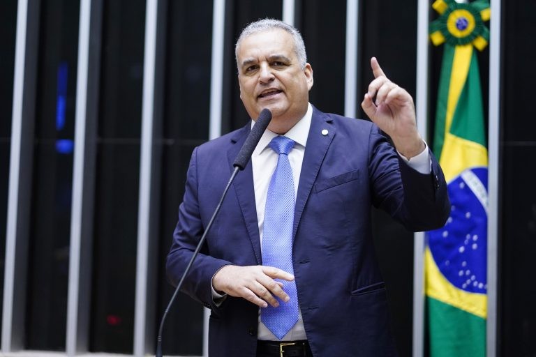 Gaspar: medida é questão de responsabilidade ambiental e justiça econômica - (Foto: Pablo Valadares / Câmara dos Deputados)