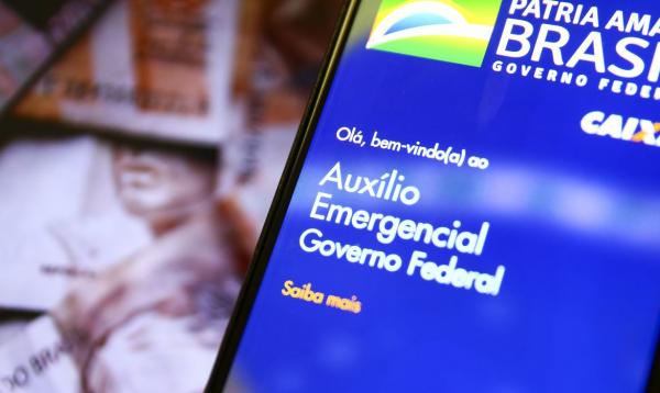 Mães chefes de família vão continuar recebendo o benefício em dobro - Marcelo Camargo/Agência Brasil
