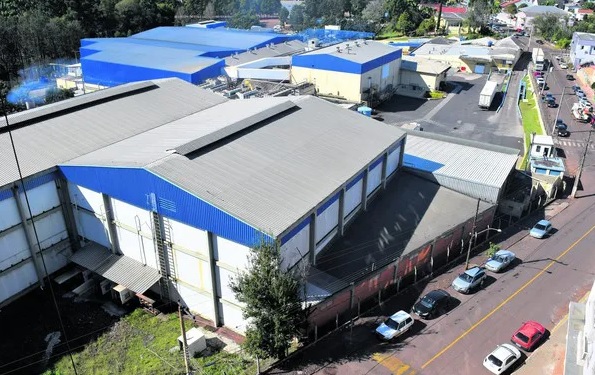 Previsão é de que o frigorífico Palmali entre em funcionamento em 40 dias (Foto: Reprodução/Jornal Folha do Noroeste)