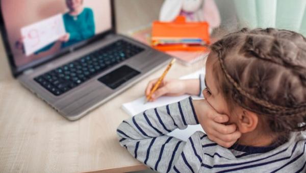 Também precisamos como educadores instruir, pais ou responsáveis, sobre a importância da criança ter uma rotina diária e da importância da brincadeira (Foto: Migalhas/Reprodução)
