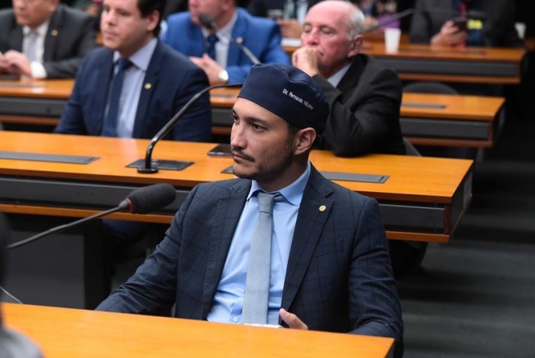 Deputado Dr. Fernando Máximo, autor do projeto de lei - (Foto: Divulgação)