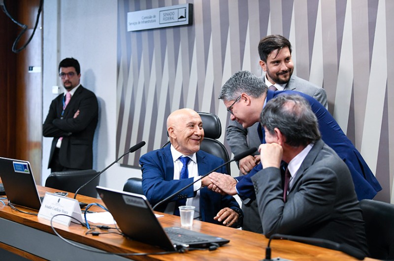 Confúcio Moura (esq): trabalharemos de maneira apartidária - Roque de Sá/Agência Senado