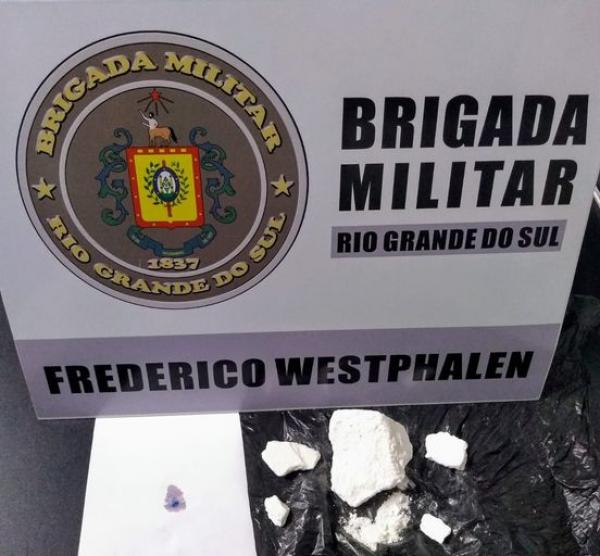 Entorpecente estava escondido no interior do automóvel conduzido pelo acusado - Foto: 37º BPM