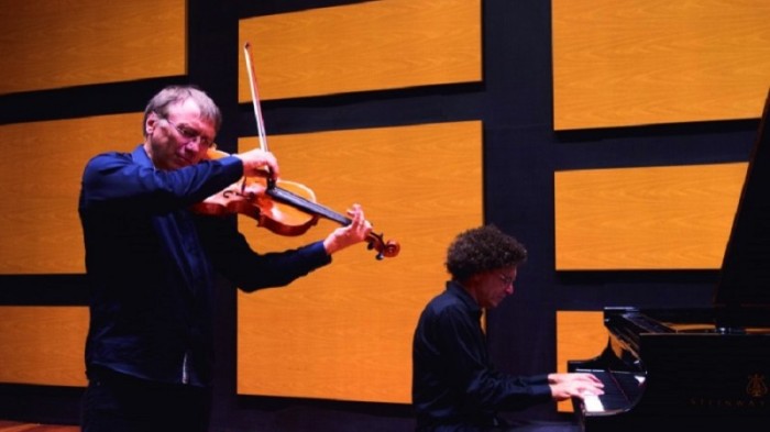 Na primeira parte do recital, o Duo Sonata apresenta os quatro movimentos da Sonata nº 1 de Brahms -Foto: Leonel Jacques/Ascom Ospa