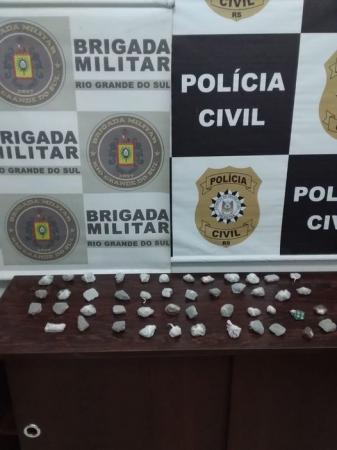 Entorpecente estava sendo transportado no veículo do acusado - Foto: PC Divulgação