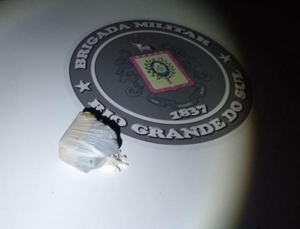 Entorpecente apreendido pelos policiais militares (Foto: Divulgação/7º BPM)