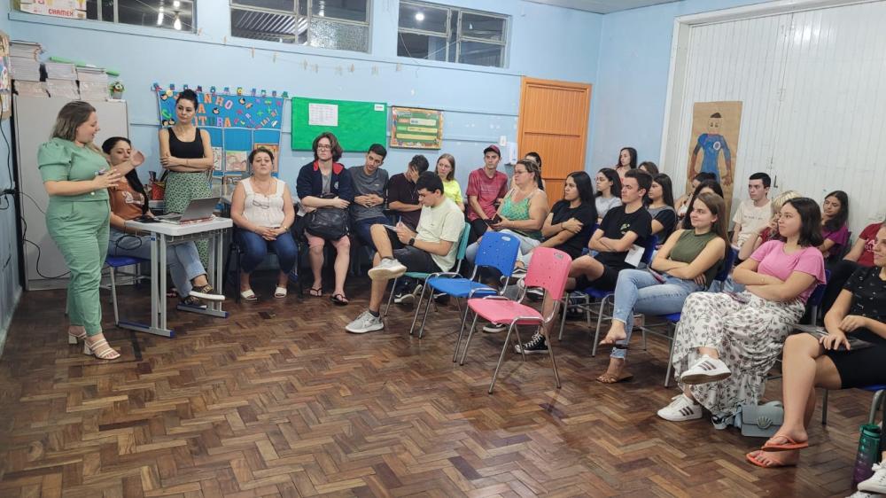 Viviane Debortolli palestrou na cidade de Rodrinha (Foto: Arquivo Pesso