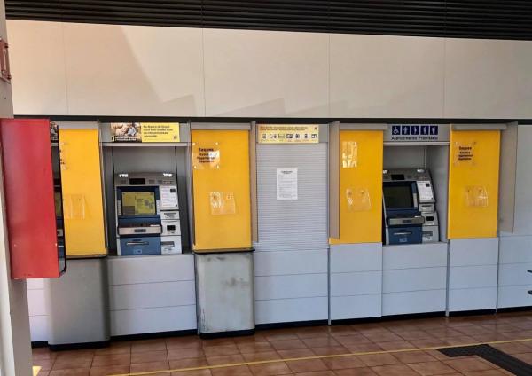 Lei permite ao Governo Federal contratar a CEF e o BB para repassar os recursos aos bancos em que os trabalhadores possuem conta (Foto: Diones Roberto Becker)