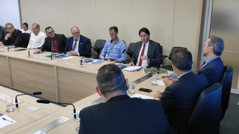 Reunião reuniu Ministério dos Transportes e prefeitos da região (Foto: Divulgação/Ascom/Derrubadas)