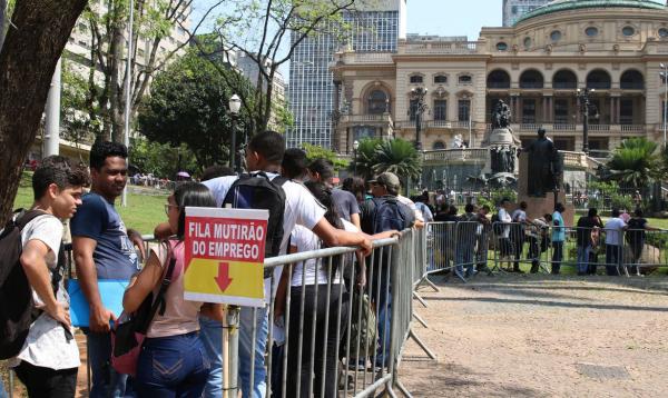 Em maio, a população desocupada no Brasil era de 10,1 milhões e passou para 12,9 milhões de pessoas em agosto (Foto: Rovena Rosa/Agência Brasil)