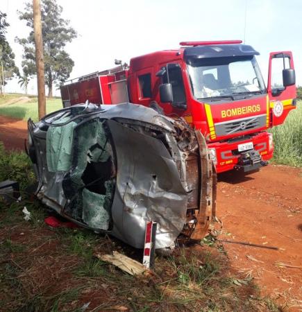Um GM Celta, emplacado em Catuípe, seguia pela rodovia entre Santo August e Ijuí - Foto: Reprodução