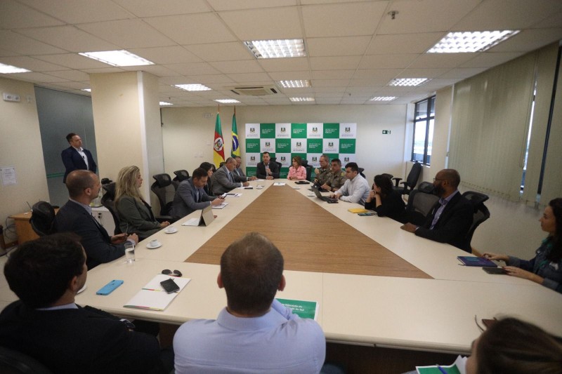 Reunião entre órgãos estaduais discutiu o assunto (Foto: Tiago Coutinho/MPRS)