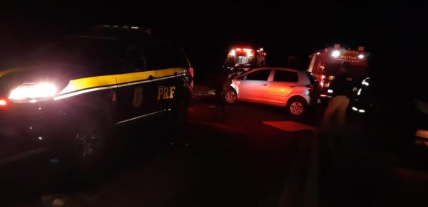 O condutor da Parati, um senhor de 63 anos, em razão do impacto morreu no local - Foto: PRF divulgação