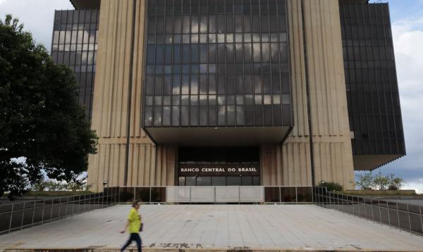Para cadastrar a chave, basta acessar o aplicativo da instituição em que tem conta e fazer o registro - Foto: Marcelo Casal Jr/Agência Brasil
