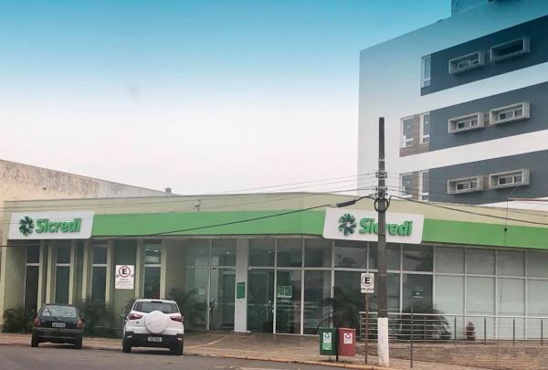 Sicredi está em 22 estados e no Distrito Federal, com mais de 1.900 agências, e oferece mais de 300 produtos e serviços financeiros (Foto: Diones Roberto Becker)