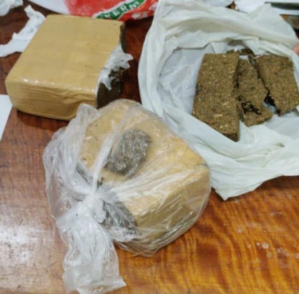 Pesagem da droga totalizou 1,292 Kg de maconha - Foto: BM divulgação