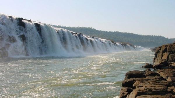 Salto do Yucumã possui 1.800 metros de quedas d’água horizontais. (Foto: Divulgação/SEMA