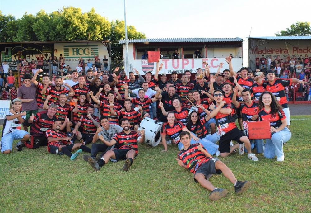 Equipe marcou nos acréscimos para voltar a vencer o União (Foto: Leila Ruver / Guia Crissiumal)