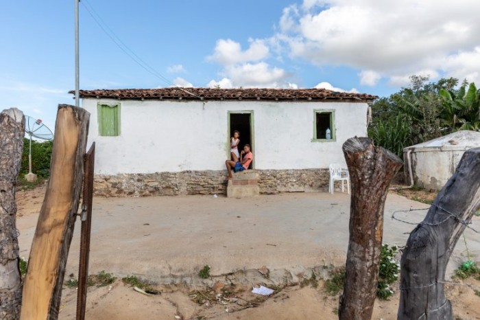 Podem receber o benefício famílias com renda de até R$ 218 por pessoa - (Foto: Depositphotos)