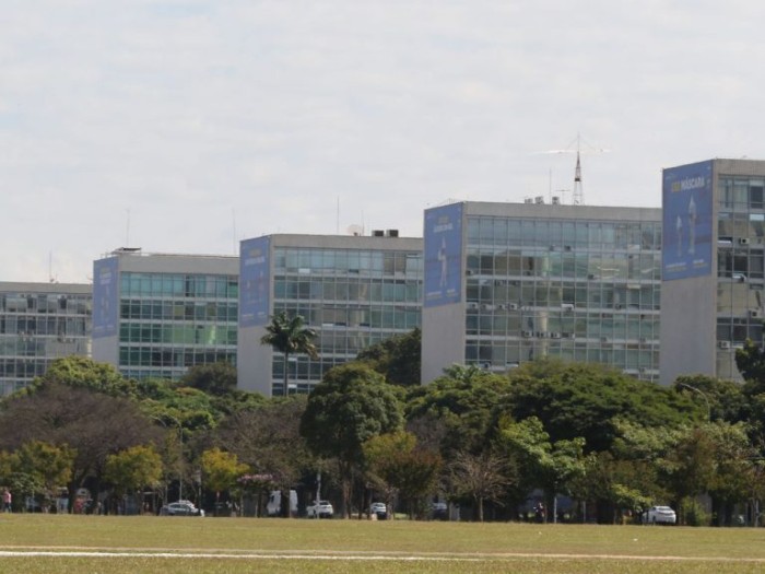 Reajuste é resultado de acordo entre o governo e entidades representativas - (Foto: Fabio Rodrigues Pozzebom/Agência Brasil)