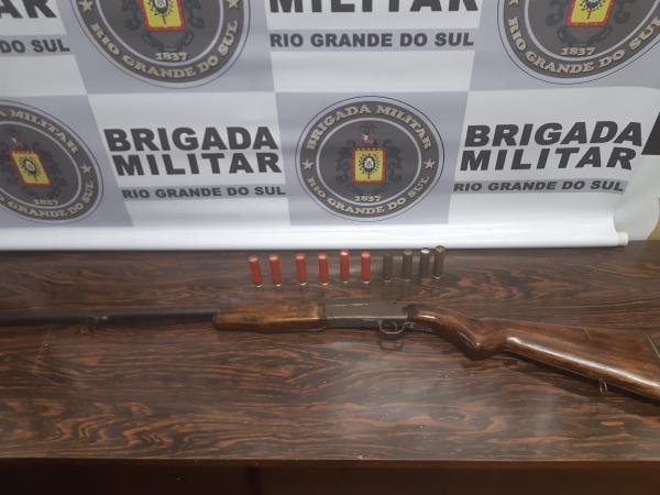 Prisão foi realizada na localidade de Linha São Pedro, durante o atendimento de uma ocorrência de lesão corporal (Foto: Divulgação/BM)