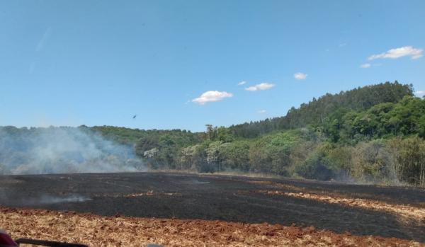 Provocar incêndios em mata ou floresta é crime ambiental - Foto: Corpo de Bombeiros