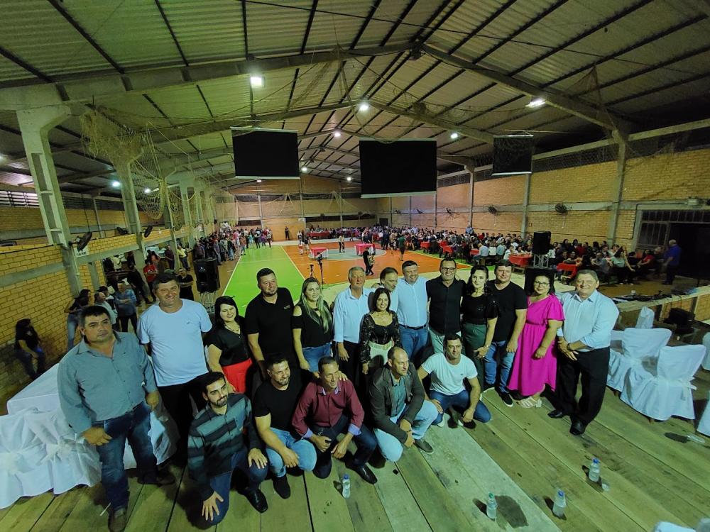 Em Bom Plano, munícipes comemoraram inauguração de Usina e Asfalto (Foto: Jonas Martins)