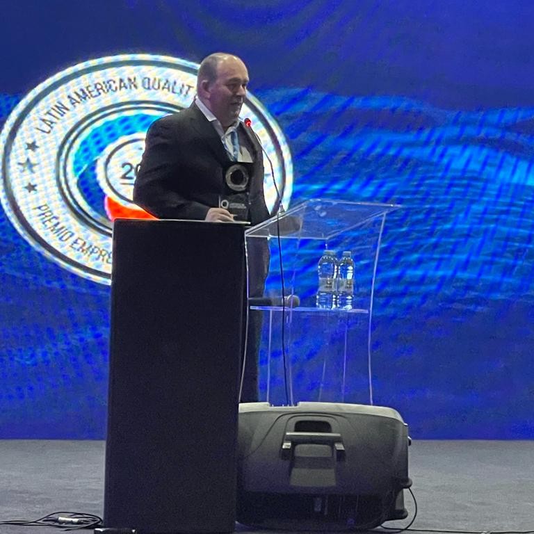 Gelson Bridi recebeu o prêmio em nome da cooperativa - Foto: Divulgação