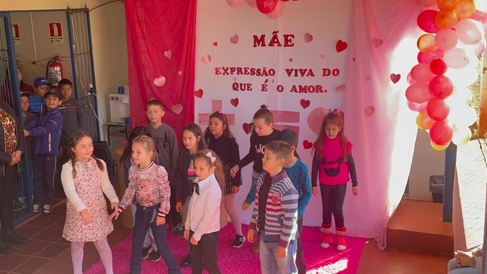 Alunos participam de dia das mães nas escolas - Foto: Divulgação/Ascom Redentora