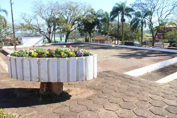 Conforme o decreto, também fica restrita a circulação de pessoas nos logradouros públicos no período entre 22 e 05 horas (Foto: Divulgação/ASCOM Jóia)